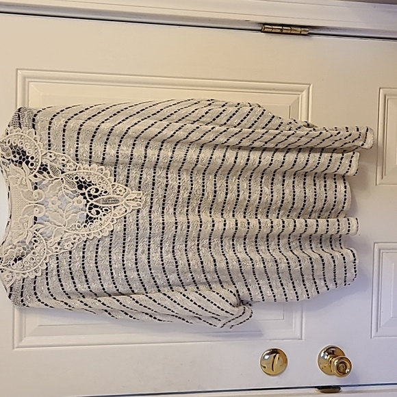 Women's plus size top - Picture 4 of 4